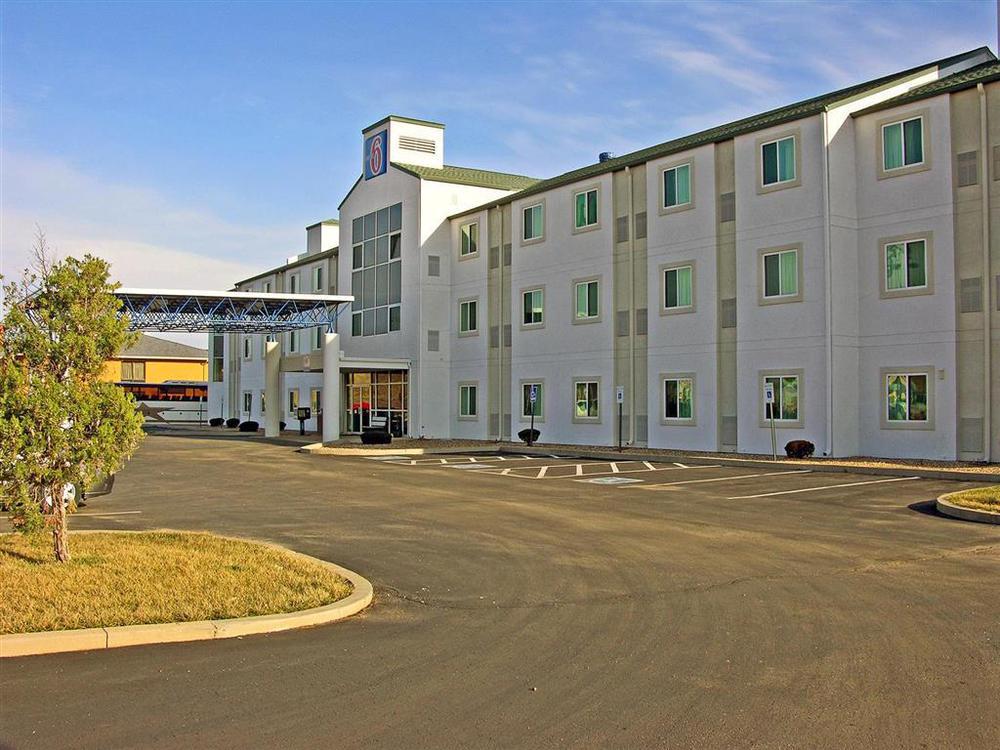 Studio Z, Ascend Hotel Collection Saint Robert Exterior photo